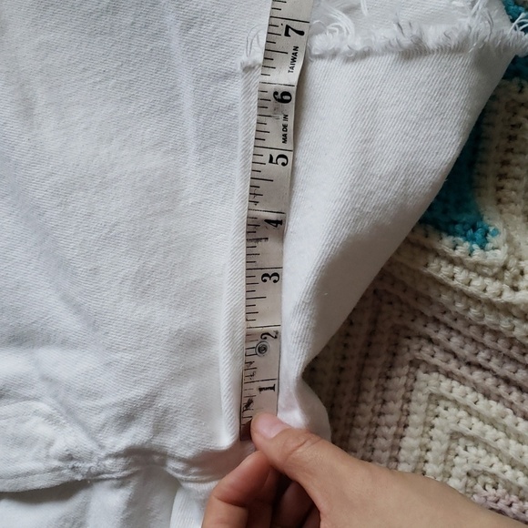 AGOLDE  rumi mid length short oyster white size 27 high rise NWT - Picture 3 of 11